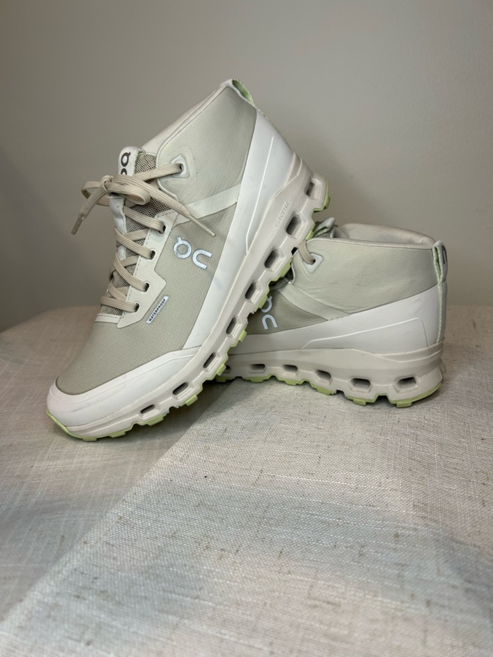 On Running Women’s Light Beige and Lime Trail Sneakers